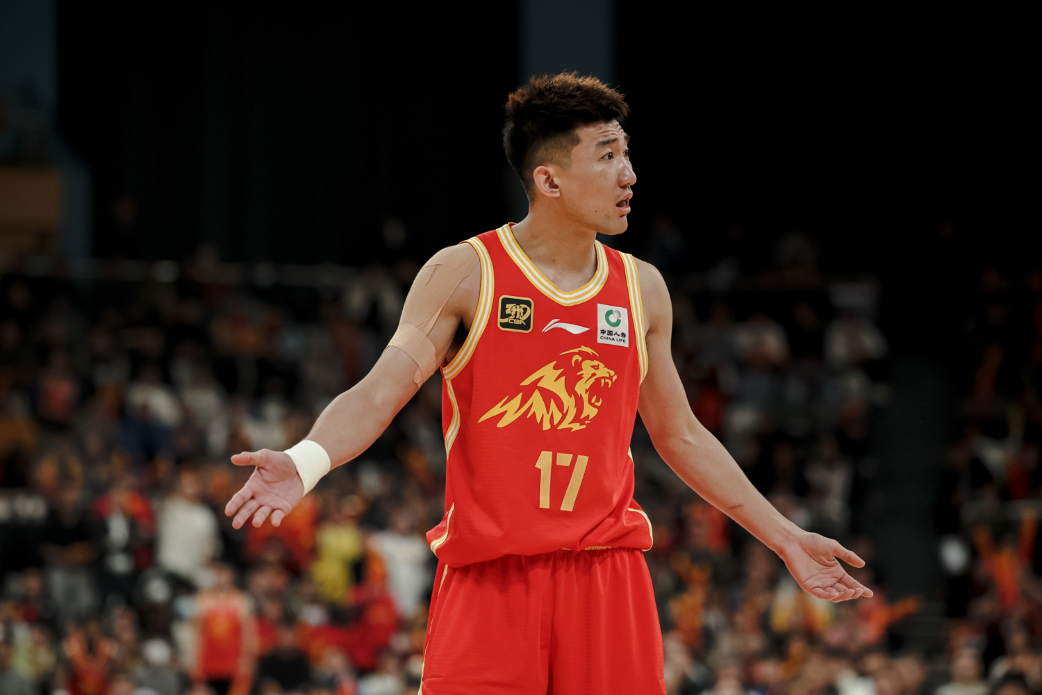 广州队横扫四川队，孙铭徽扛起全队